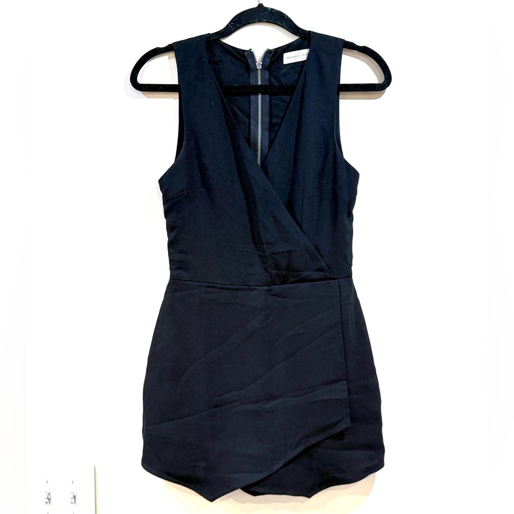 🔥Abercrombie & Fitch Women’s Elegant Black Sleeveless Dress Size 00 EC🔥